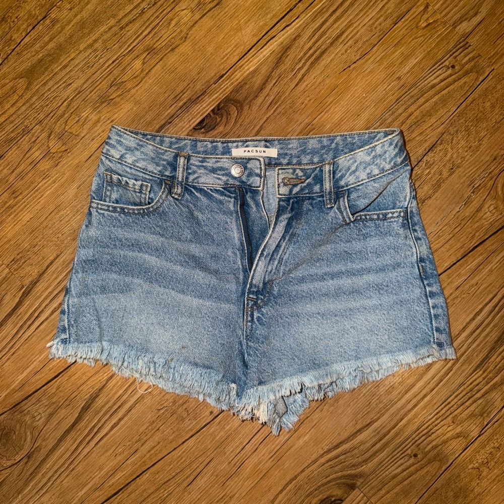 PacSun blue High Rise Festival denim shorts #pacsun #denim